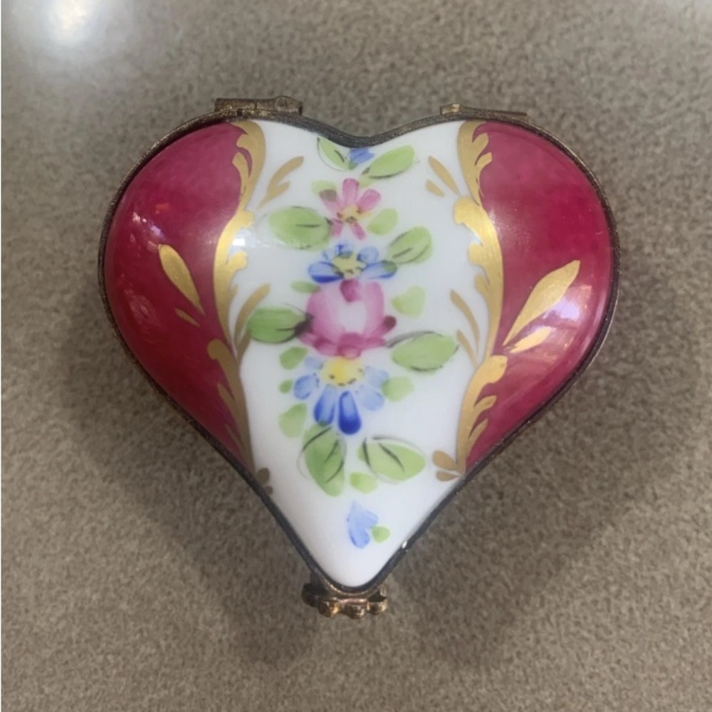 Vintage Limoges heart shaped trinket box hand painted made in France retired
